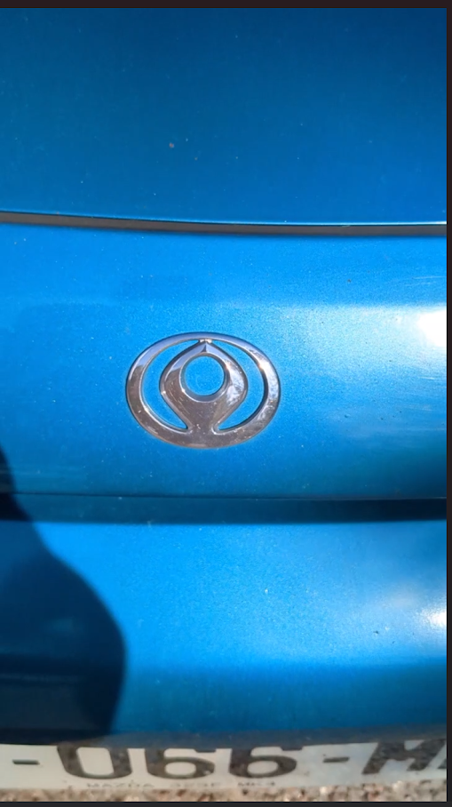 Mazda 323F MK4 ouverte
