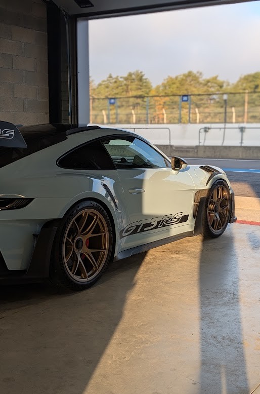 Lotus Exige au lever du soleil