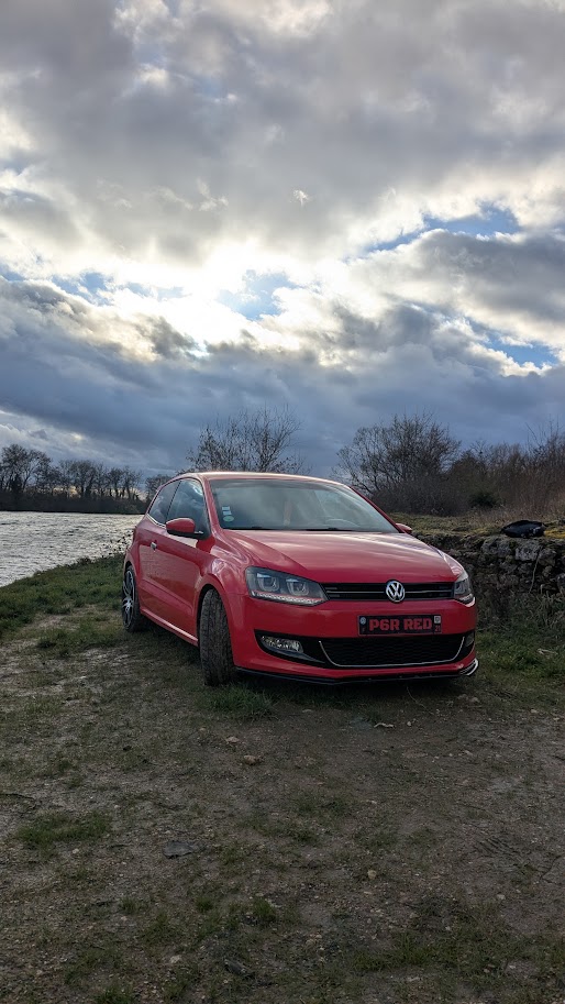 Volkswagen Polo au bord de la Saône